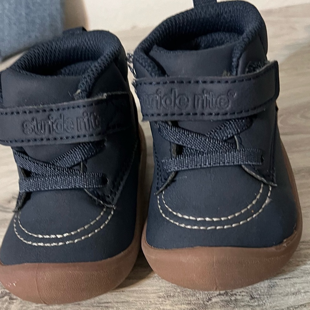 Stride Rite Surprize Little Boys' Size 3M Shoes